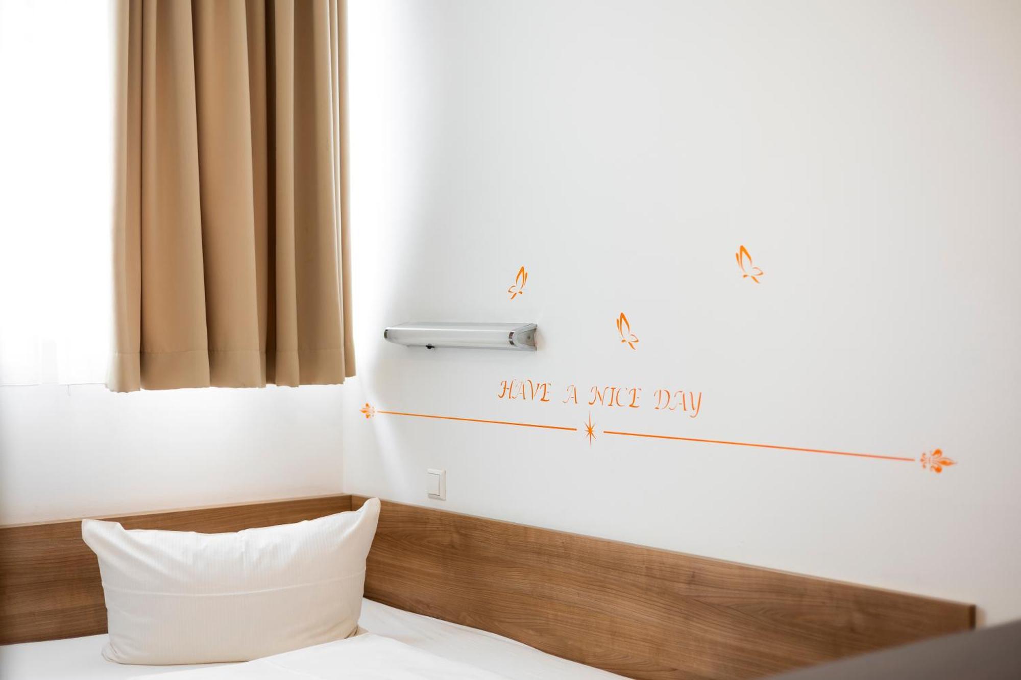 Orange Hotel Und Apartments Новый-Ульм Экстерьер фото