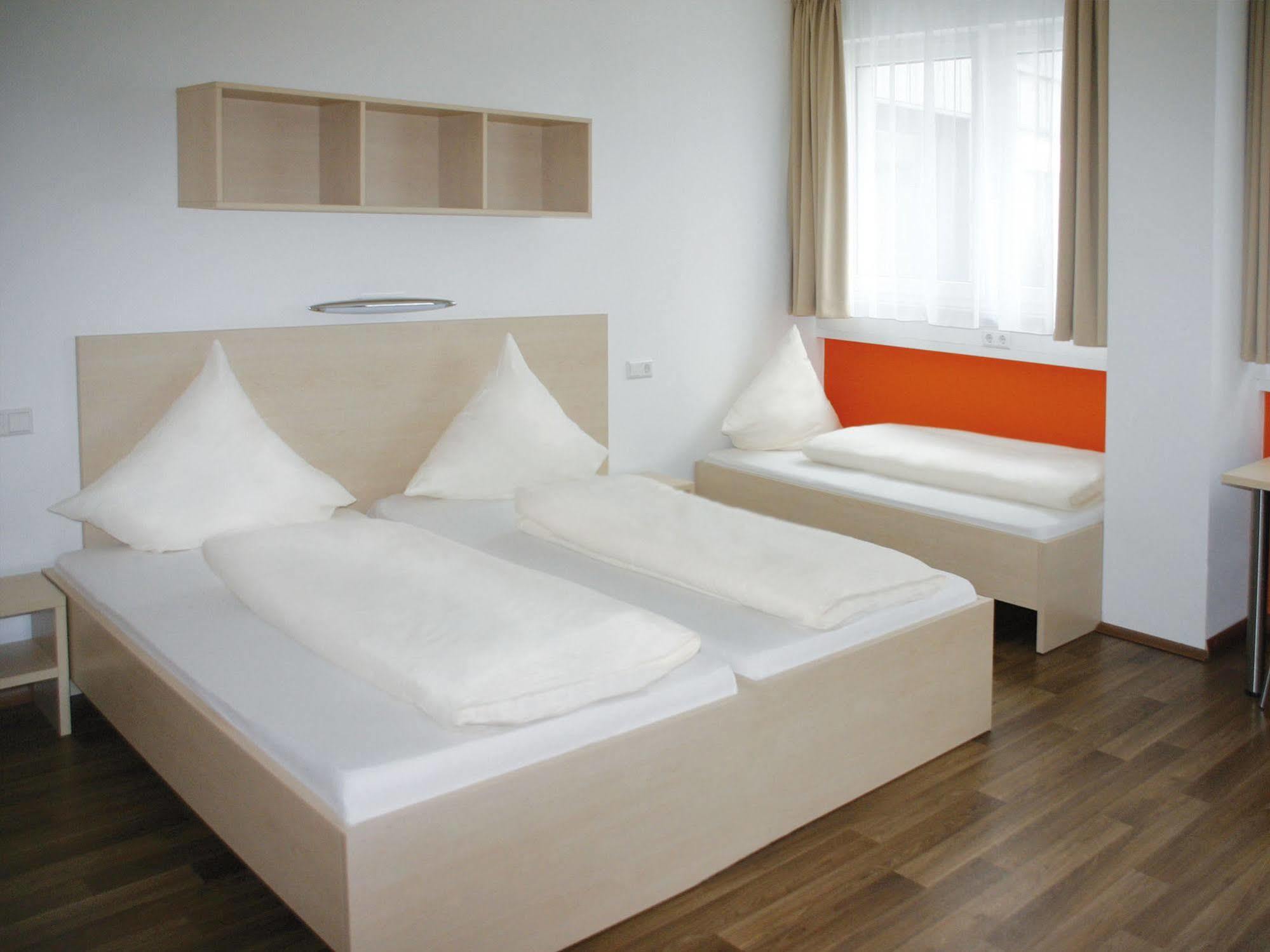 Orange Hotel Und Apartments Новый-Ульм Экстерьер фото