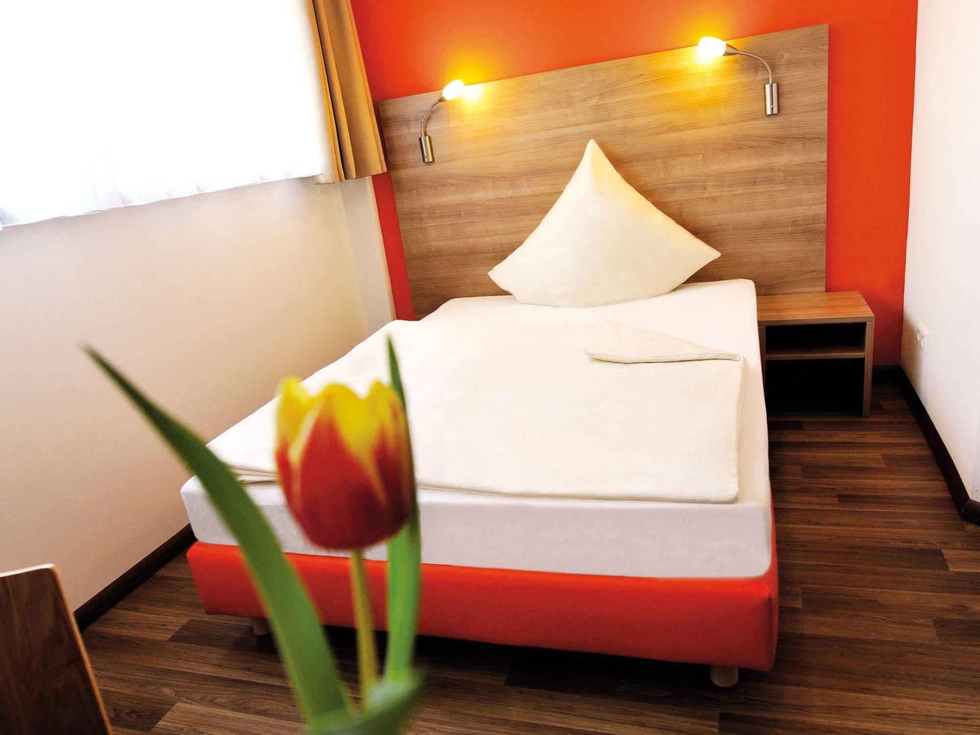 Orange Hotel Und Apartments Новый-Ульм Экстерьер фото