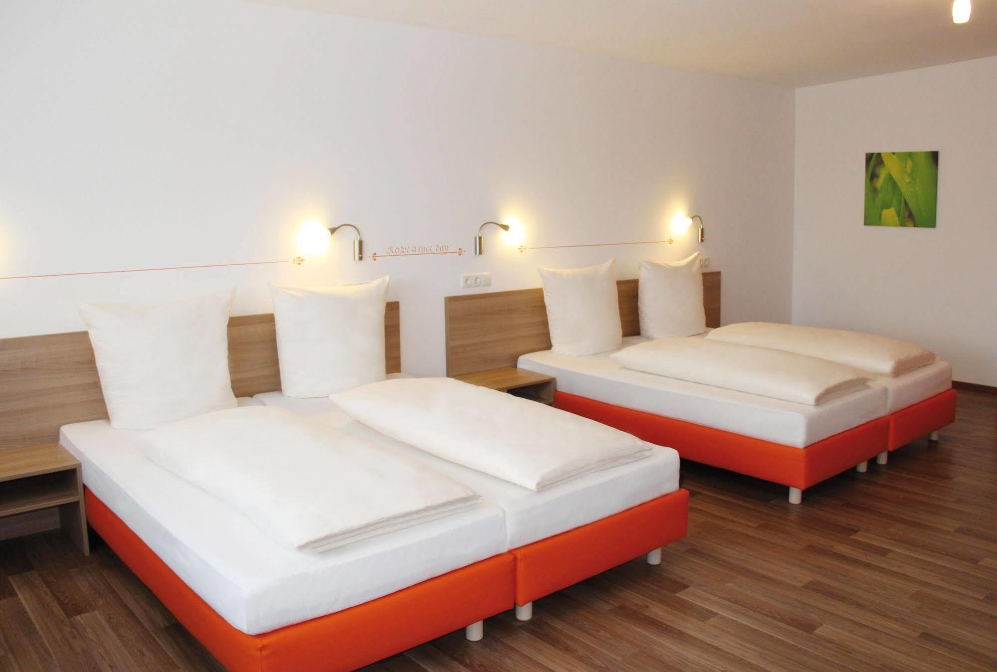 Orange Hotel Und Apartments Новый-Ульм Экстерьер фото